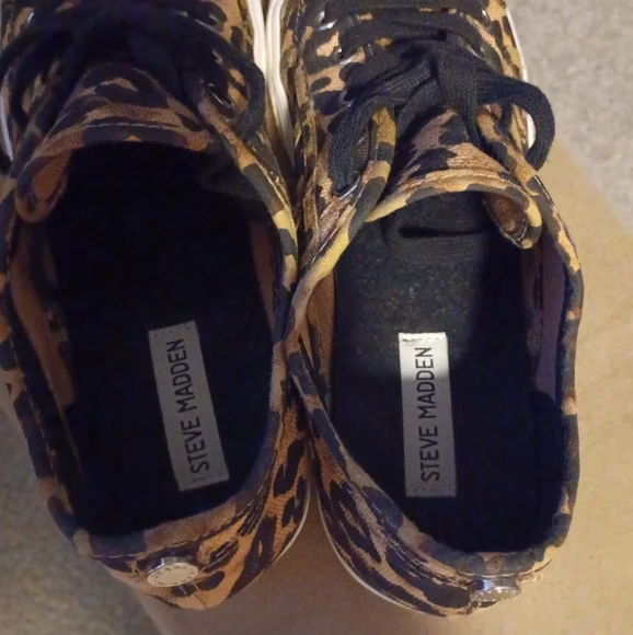 Steve Madden Leppard platform shoes, like new, size 9.5(run small) - Picture 4 of 4